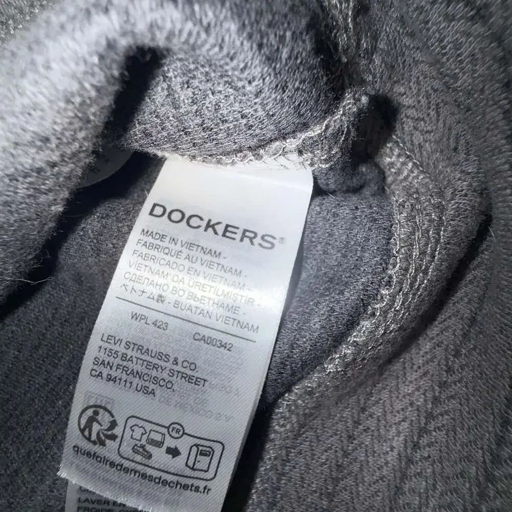 Dockers Men's Quarter Zip Regular Fit Textured Fabric Pullover